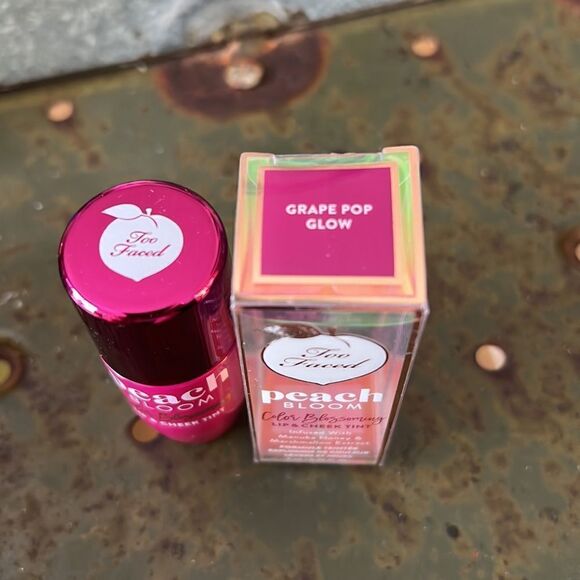 1 LEFT! Too Faced Peach Bloom Lip & Cheek Tint Grape For Glow - Picture 3 of 5